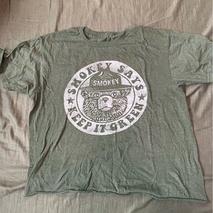 Smokey says keep is green tshirt M